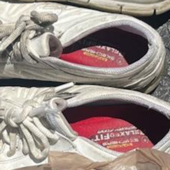 Hooters Waitress Work Sneakers Skechers Orn - Picture 2 of 6